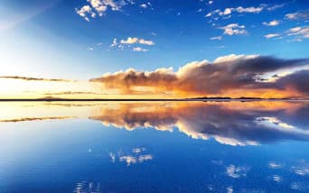 Salar de Uyuni: Her Ay 1 Efsane